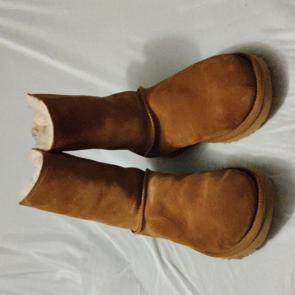 Prelove Women's  UGG Classic Short Sparkle Zip Boot - Picture 1 of 5